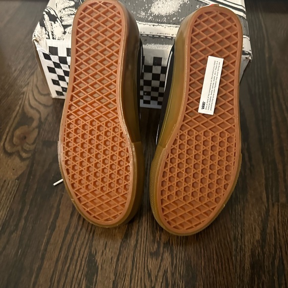 NIB vans - Picture 2 of 3